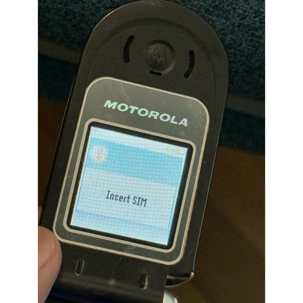 Motorola V180 Black 128x128 Pixels Display Single-SIM (Cingular) Flip Cell Phone